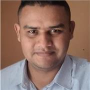 Profesor de contabilidad básica con amplia experiencia dispuesto ayudar a jóvenes y adultos